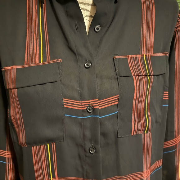 Fun pattern button up blouse - Picture 2 of 7